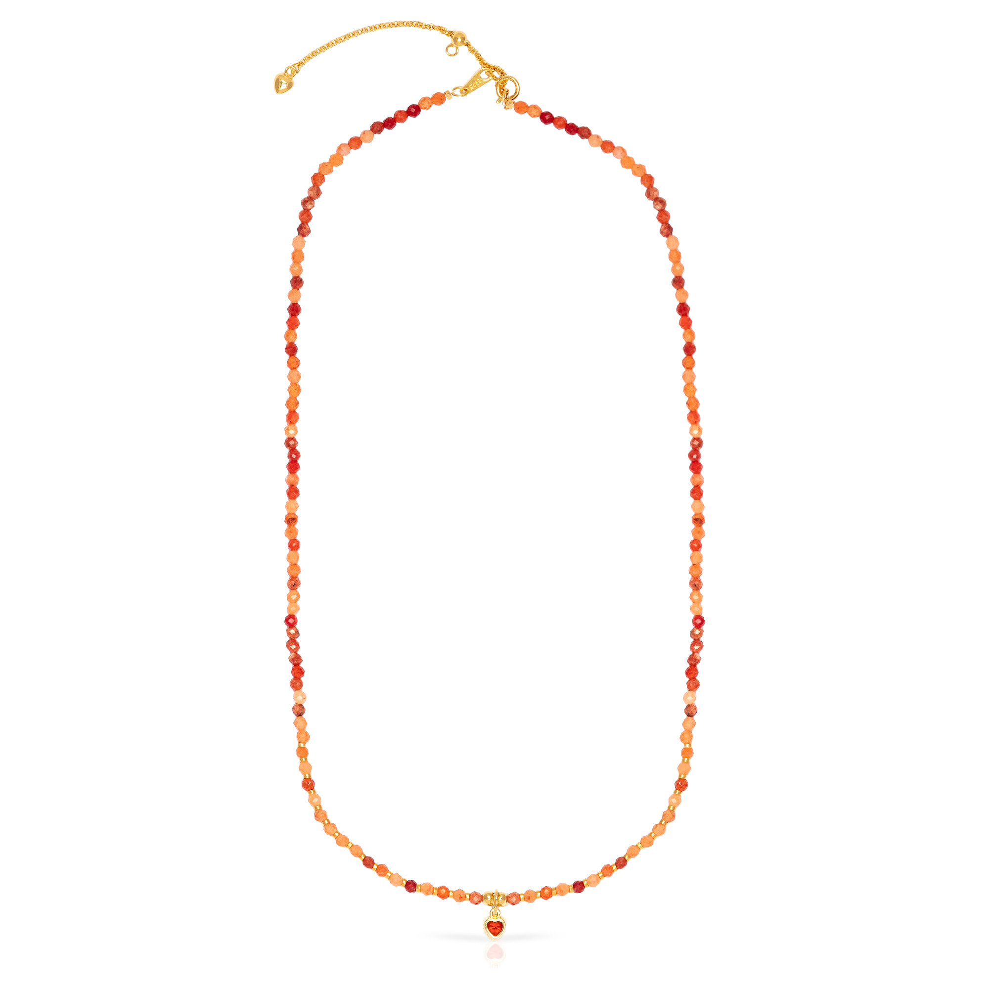 Collar de de piedras naturales con colgante de corazón, detalles en plata de ley 925 y cierre de resorte.