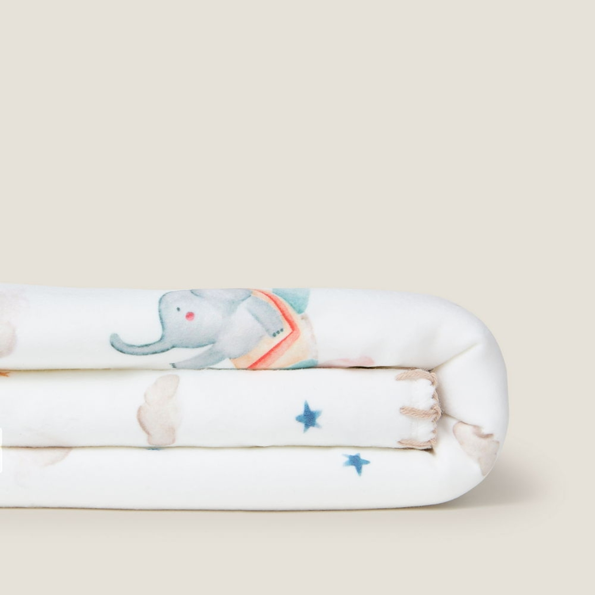 Manta polar con estampado de elefantes Sielu color blanco Poliéster