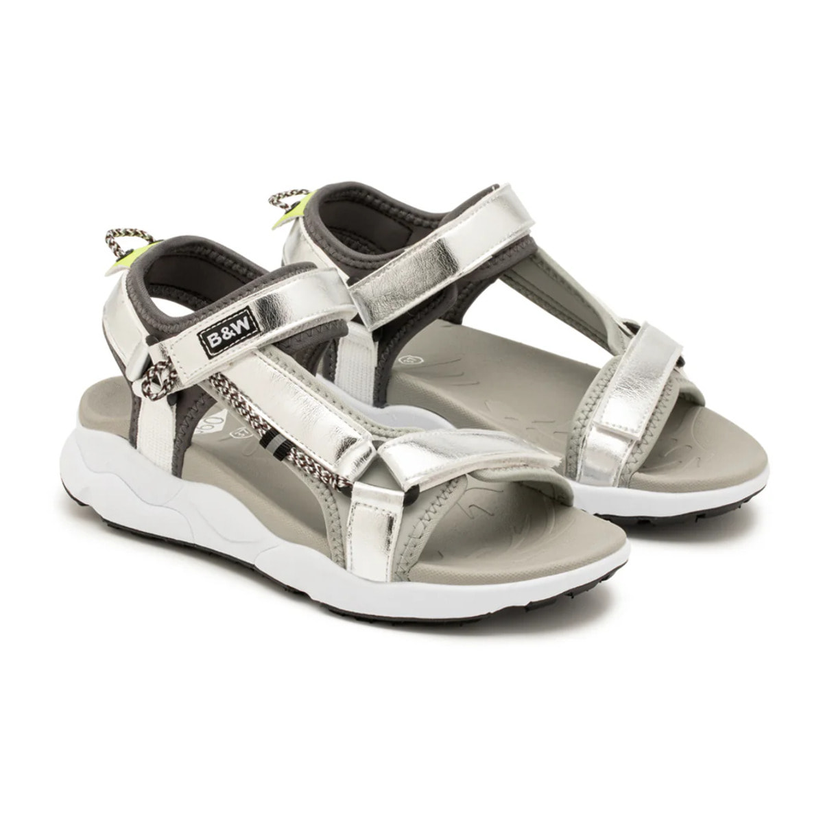 Sandalias Plateadas con Cierre Ajustable