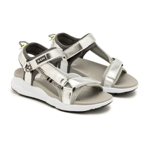 Sandalias Plateadas con Cierre Ajustable