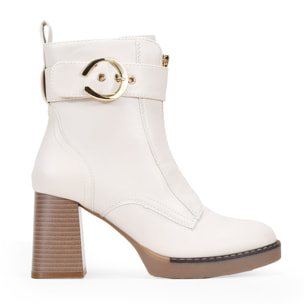 Botines beige con tacón y cremallera