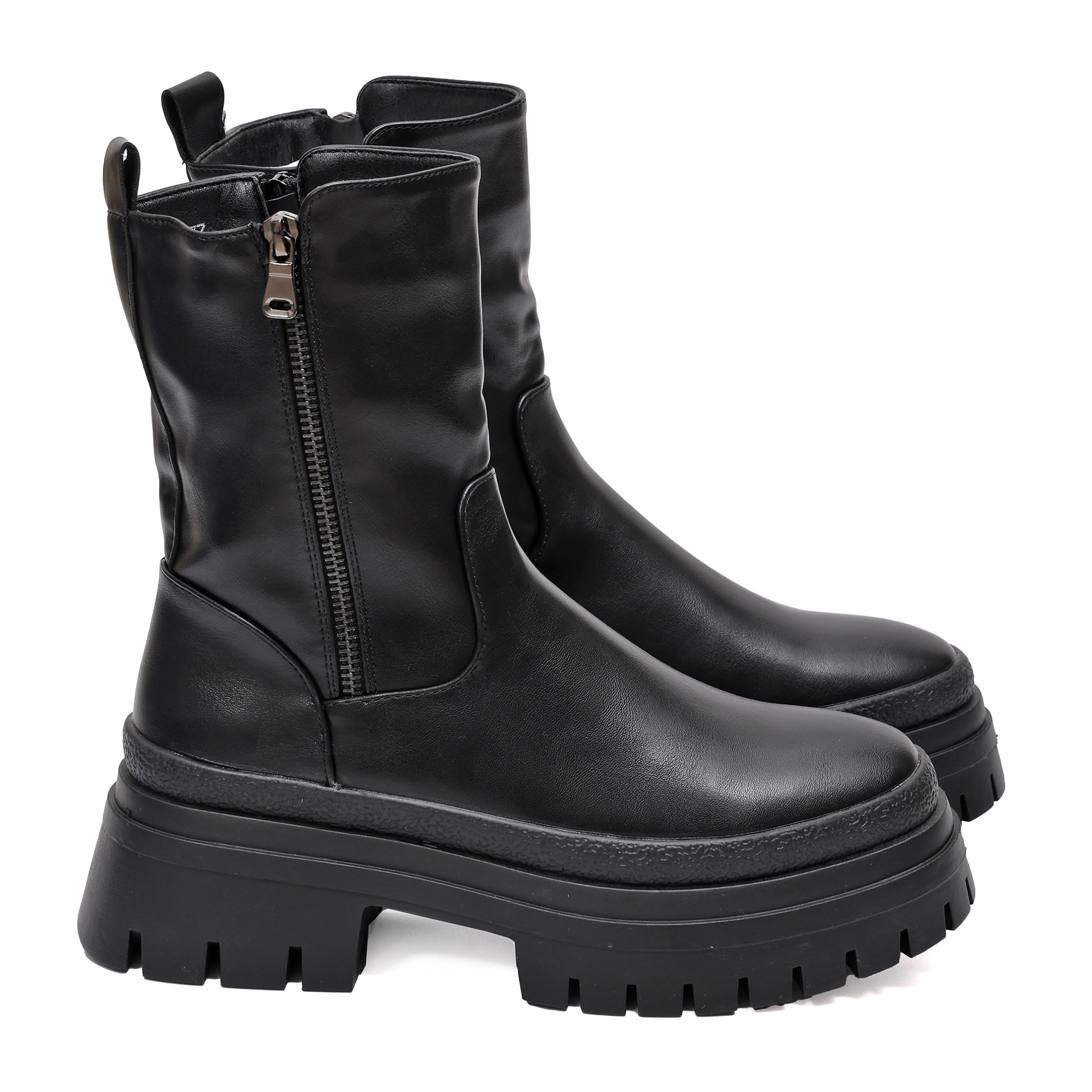 Stivaletto in simil pelle con cintura finta