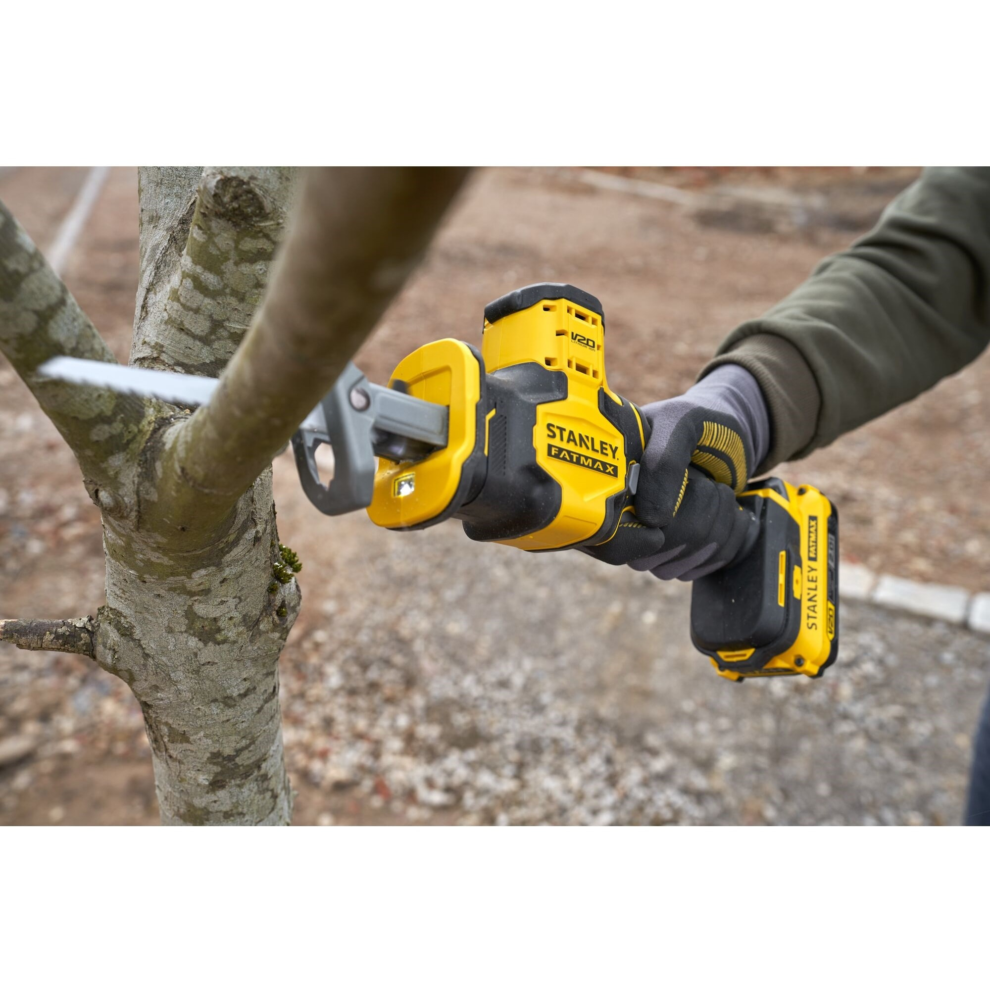 STANLEY FATMAX V20 Scie Sabre à une main 18V - SFMCS305B-XJ - Livrée Sans Batterie
