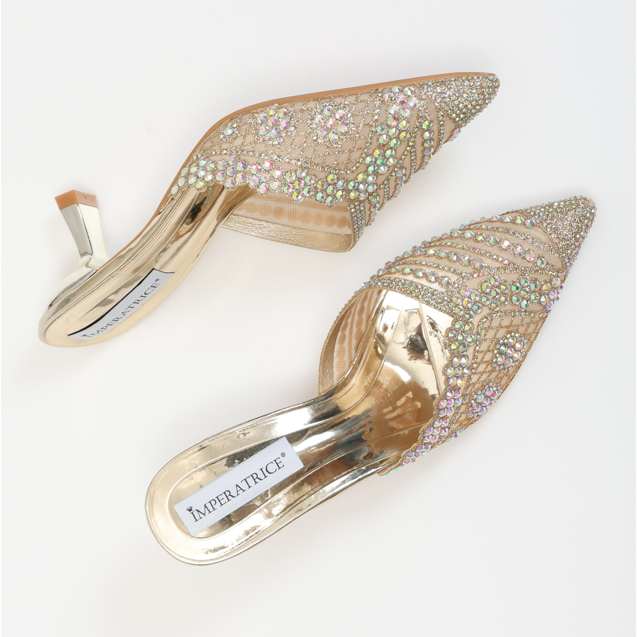 Sandali in simil pelle con tacco a rocchetto e tomaia gioiello