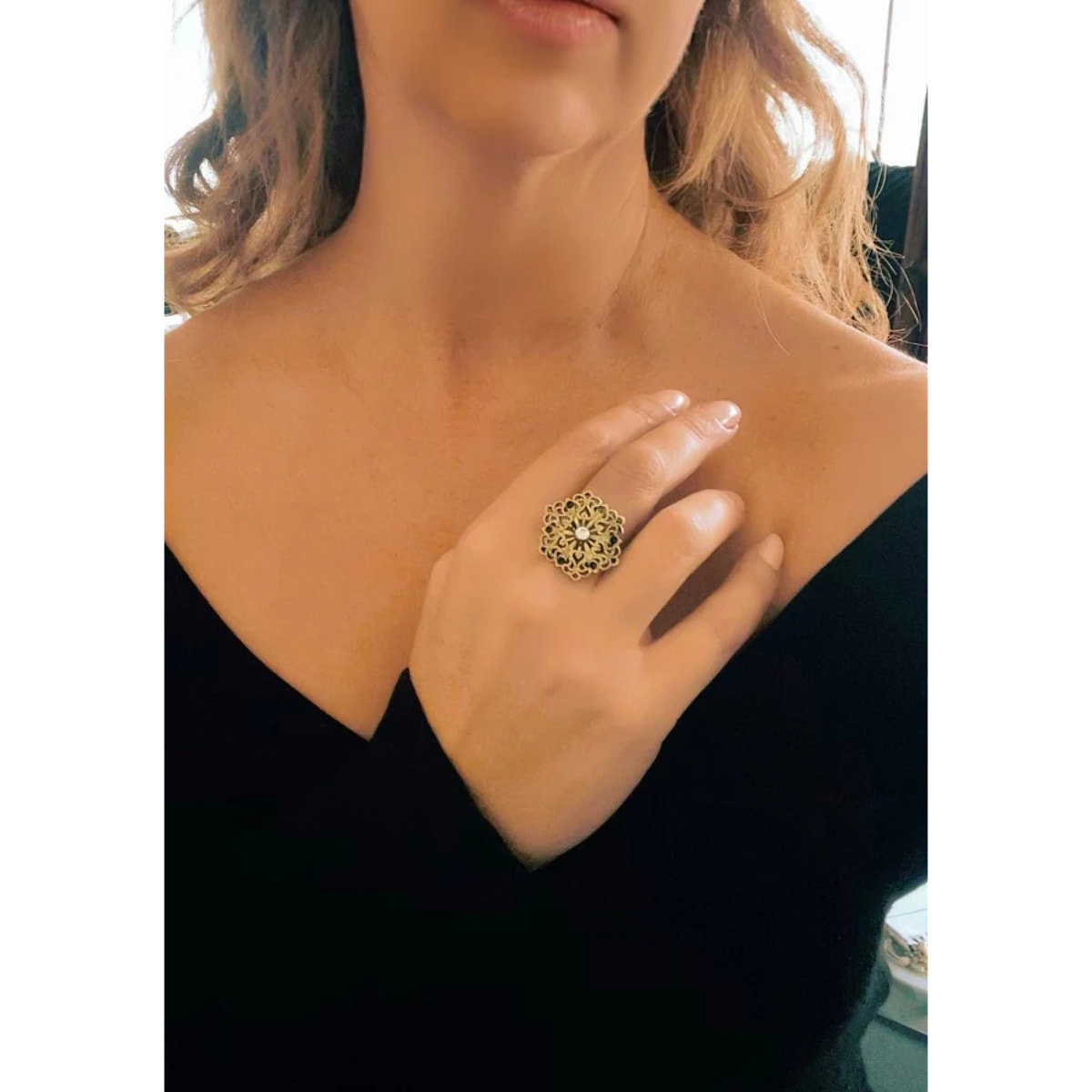 Anillo Retro cristal negro y dorado envejecido chapado