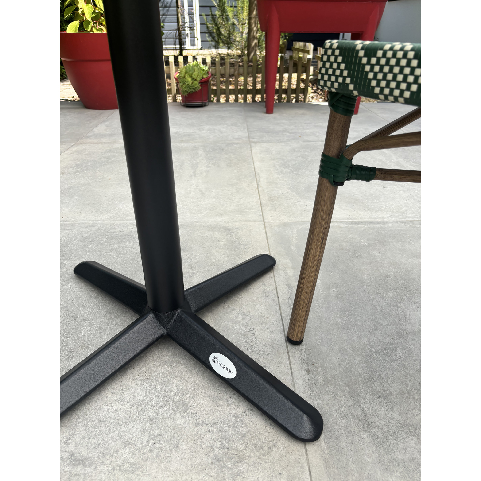 BISTRO - Ensemble repas de jardin 2 places en acier et plateau terrazzo - vert