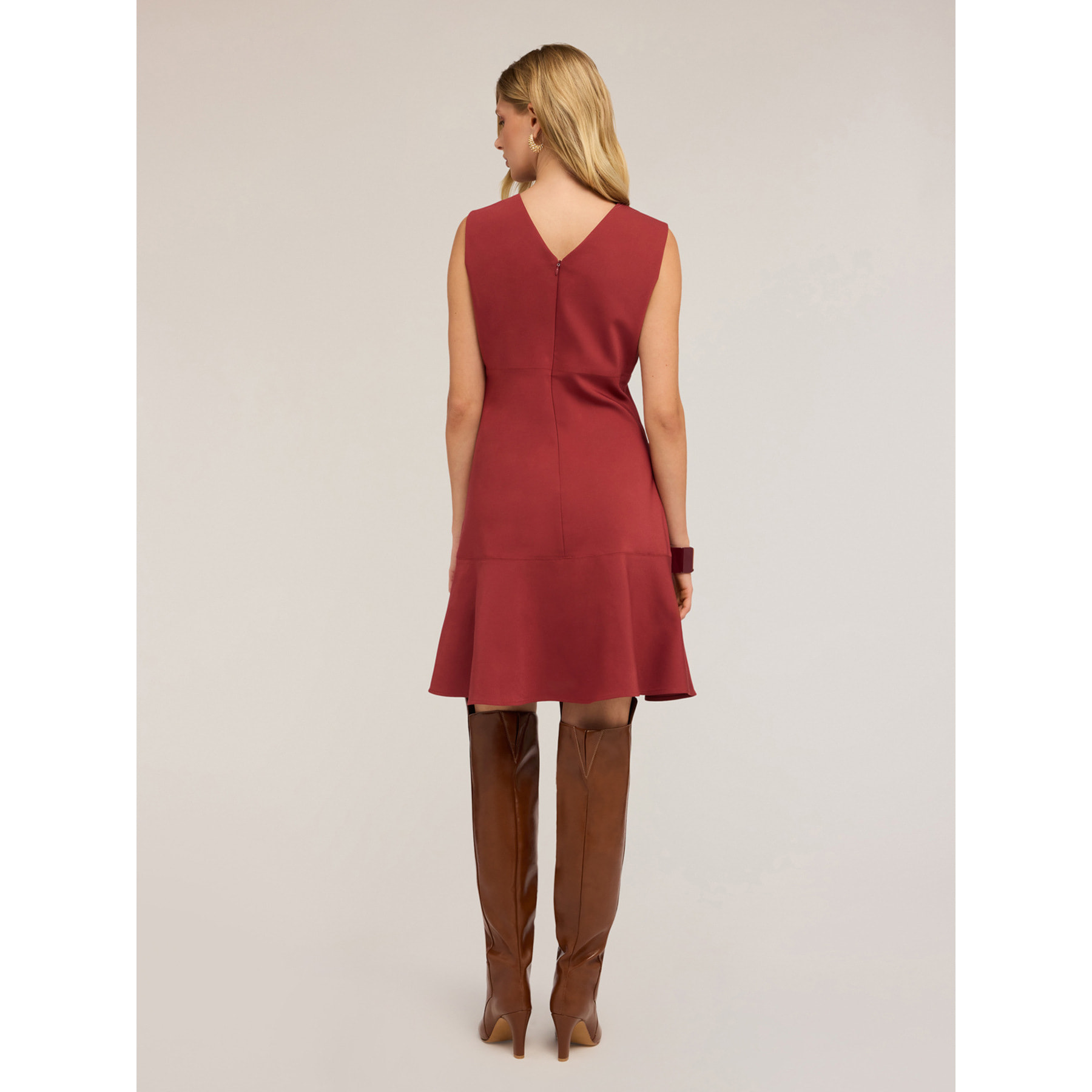 Motivi - Vestido flare con escote en V - Burgundy