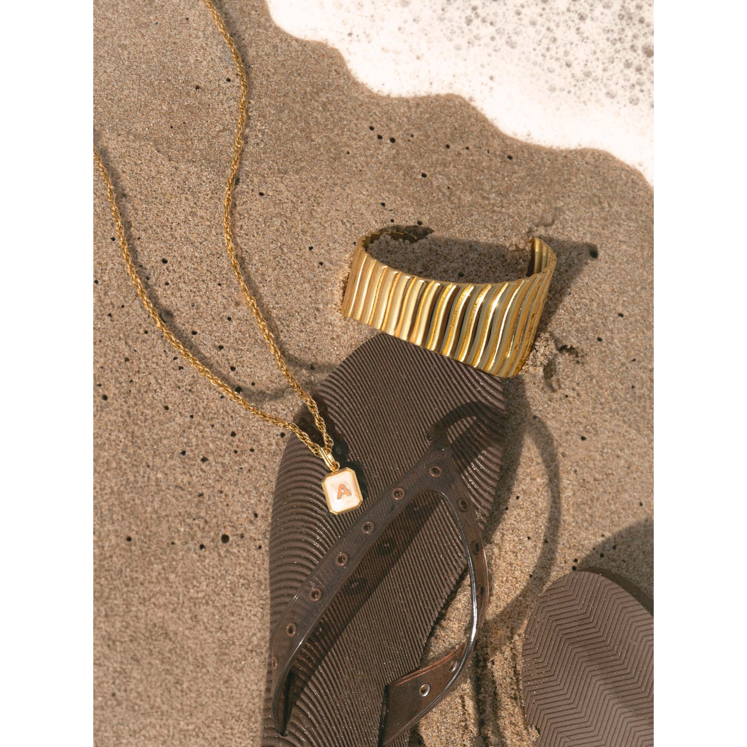 Brazalete Cordelia Acero Baño Oro