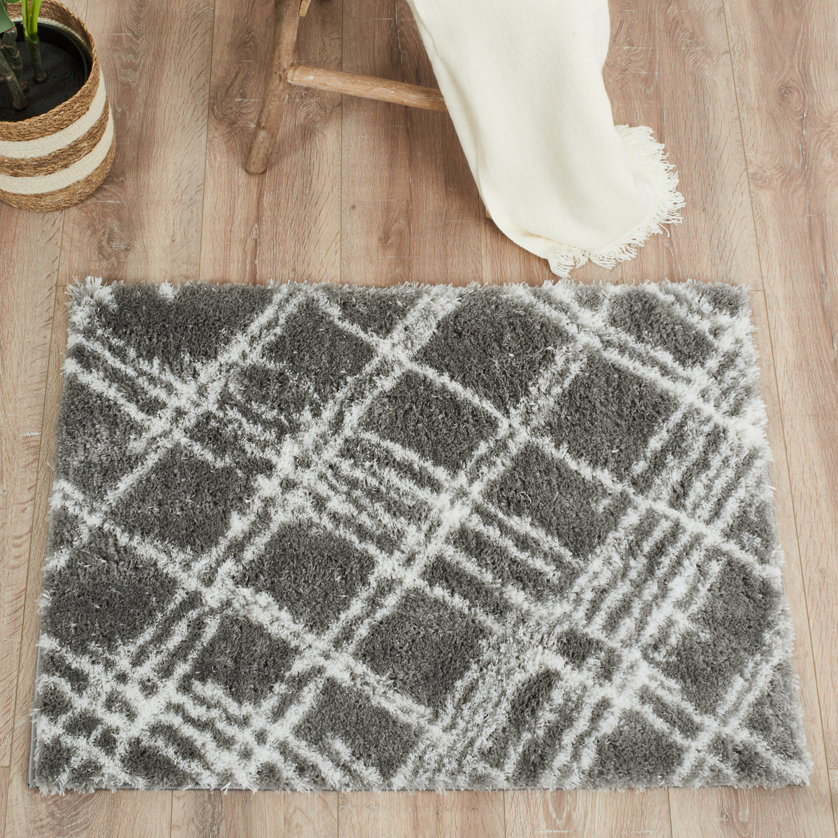 Oslo - tapis de salon moderne à poils longs avec motifs linéaires gris