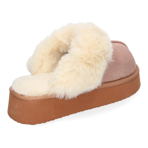 Zapatilla de casa estilo australiano, calidas, forradas de pelo, de plataforma