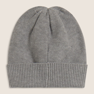 Berretto in maglia con treccia decorativa