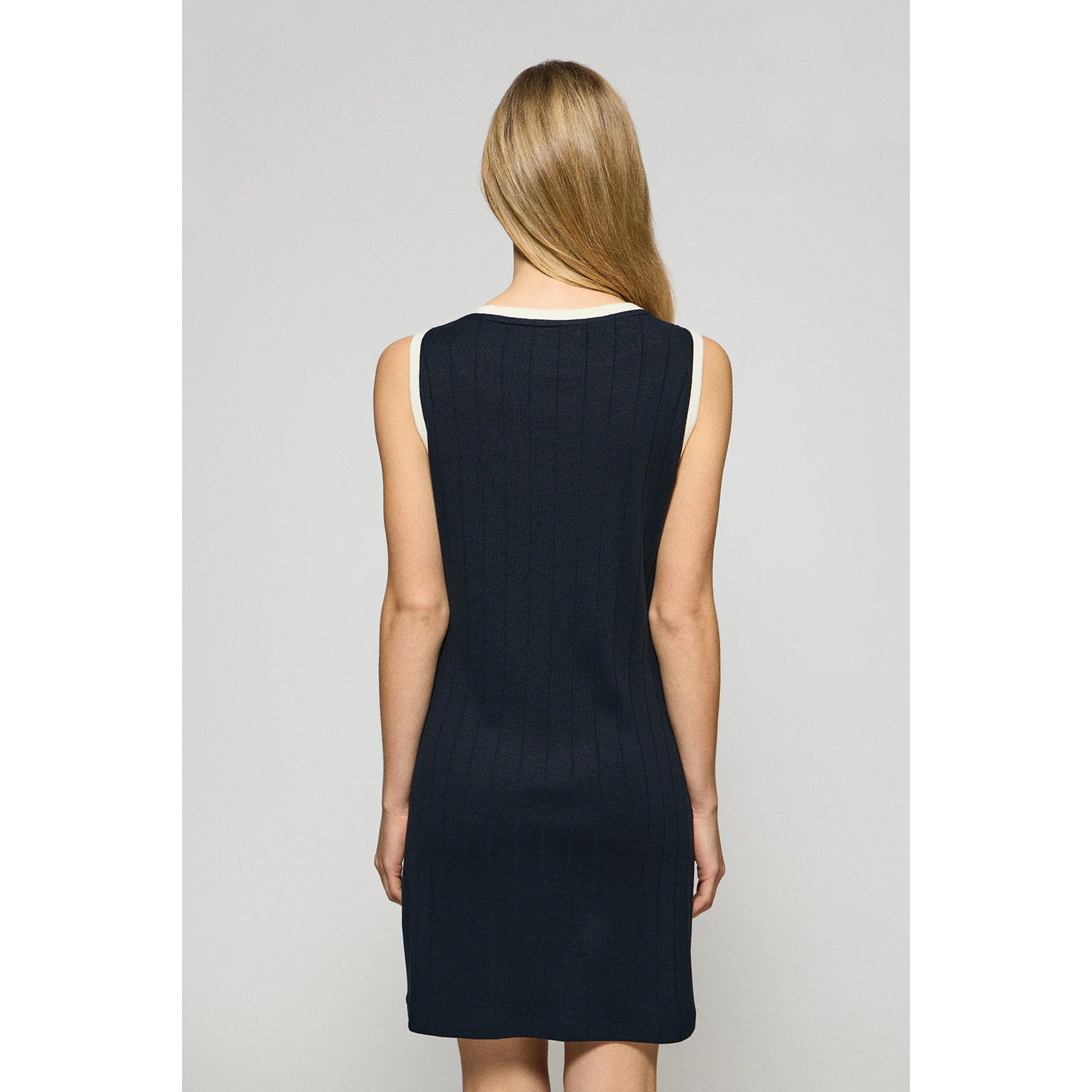 Vestito blu marino a coste con toppa nautica