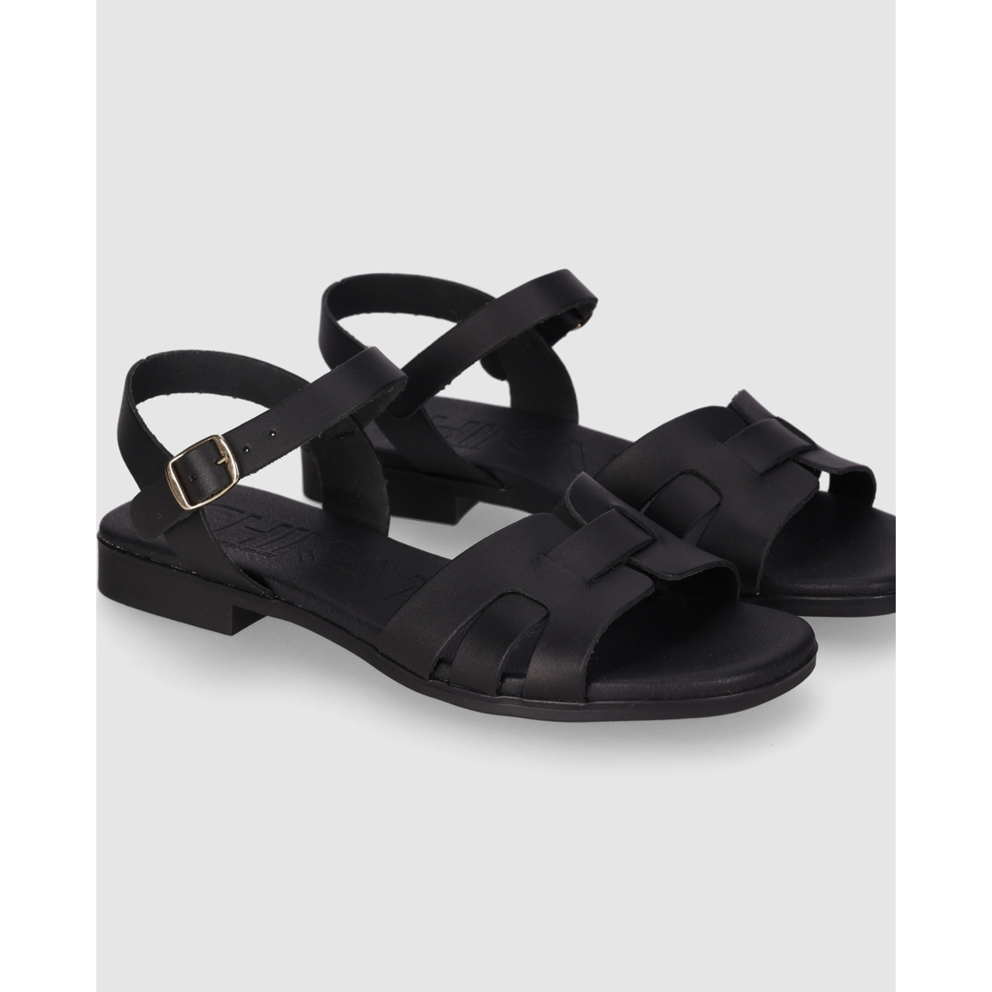 Sandalias de Piel - Negro - Tacón: Bajo