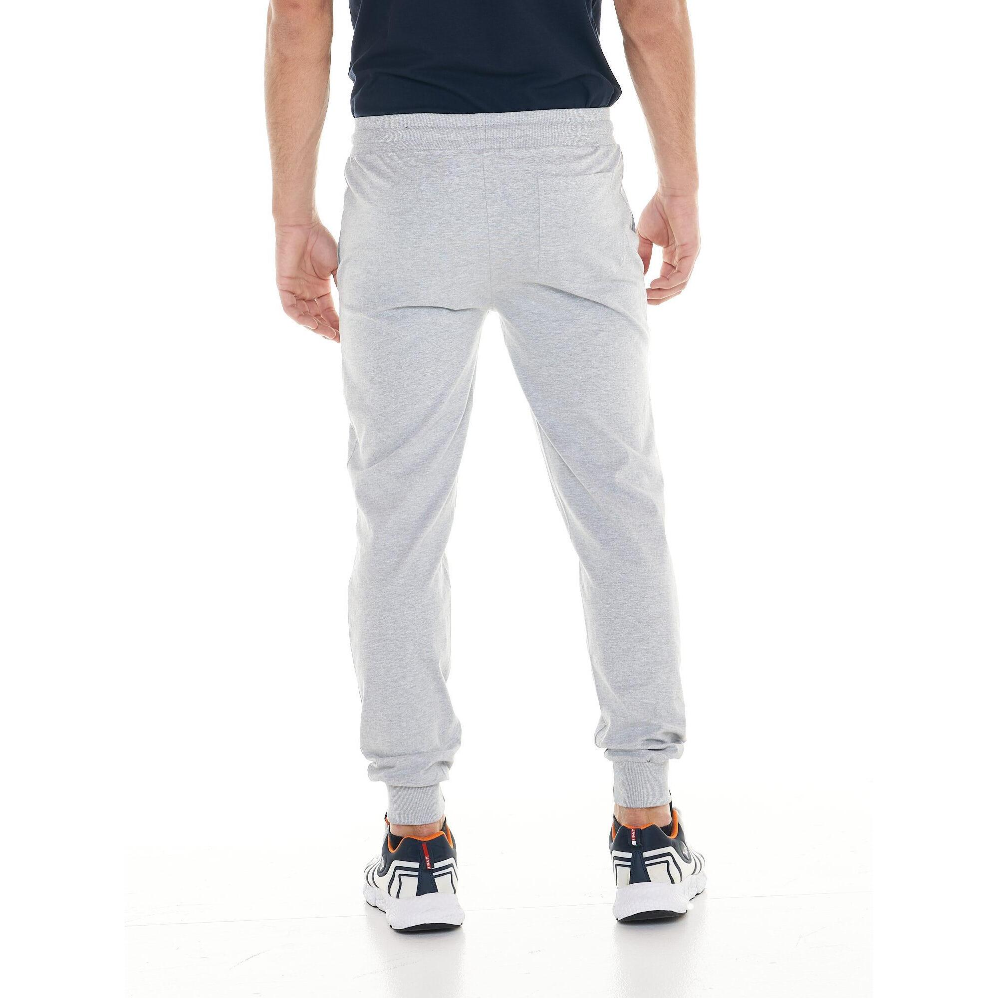 Pantalón deportivo de hombre con logo pequeño