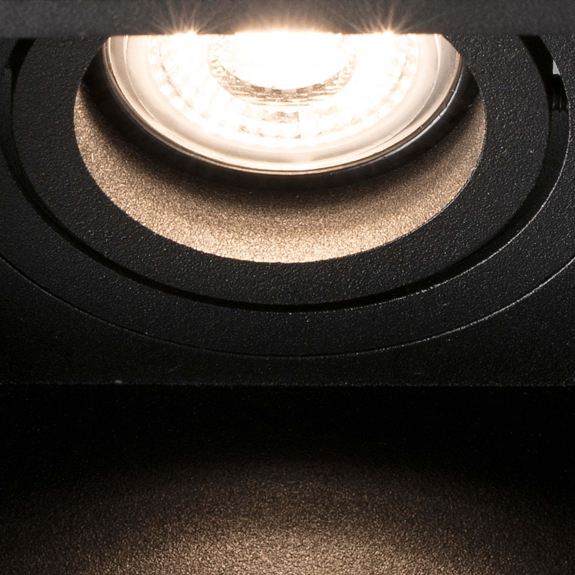 HYDE SQ Lampe encastrable noir carré orientable