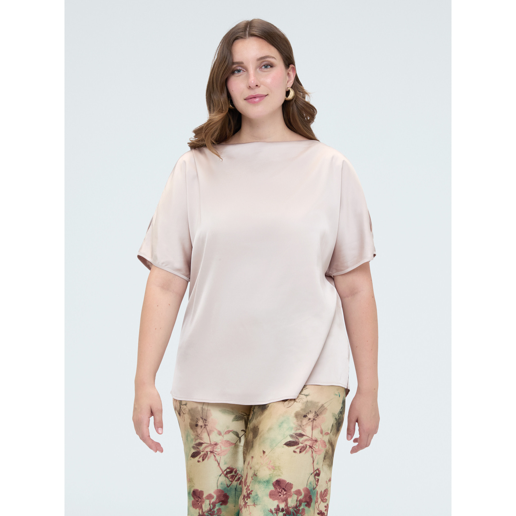 Fiorella Rubino - Blusa in raso con scollo a barchetta e cut-out - Rosa cipria