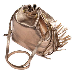 Arzana borsa a tracolla in vera pelle scamosciata laminata. Design esclusivo plissettato e con frange.