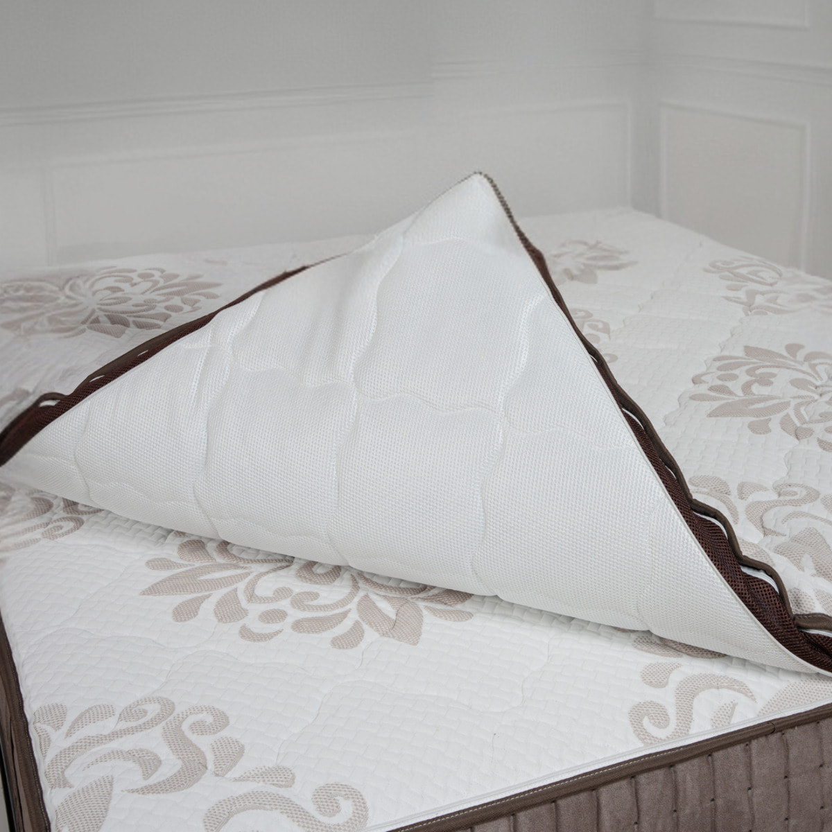 Materasso Luxury Ginflex Matrimoniale 160x200 Altezza 28cm Memory Foam 3 Strati Sfoderabile CON TOPPER INTEGRATO SGANCIABILE Tessuto Damascato e Fascia in Velluto (Antiacaro - Anallergico - Antibatterico - Ergonomico)