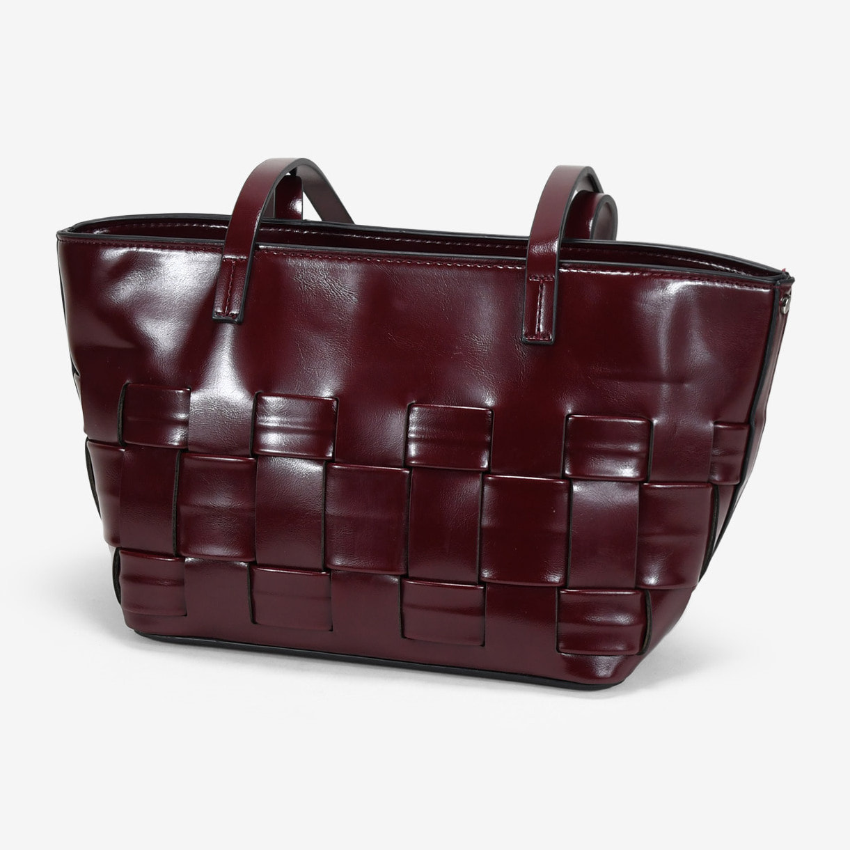 Bolso de hombro burdeos con trenzado