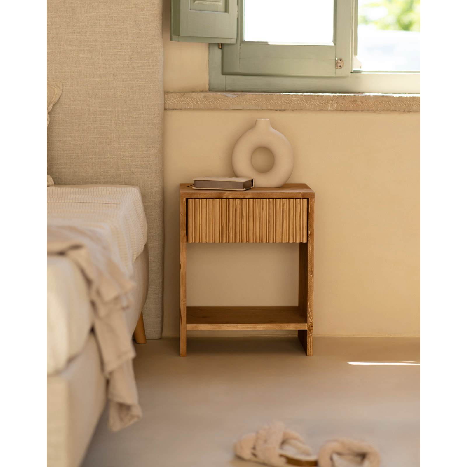 Pack de 2 tables de chevet en bois massif avec un tiroir ton chêne moyen en différentes tailles
