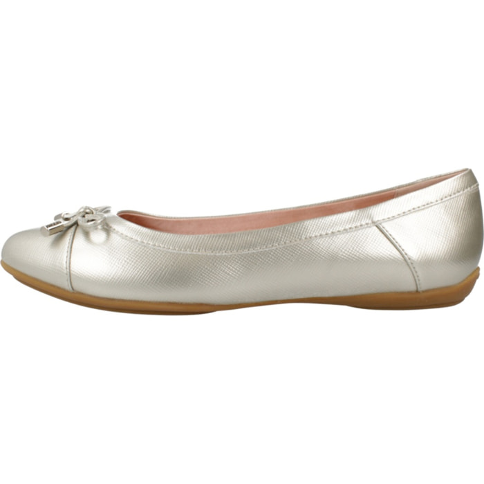 Bailarinas Mujer de la marca GEOX  modelo D CHARLENE ORO