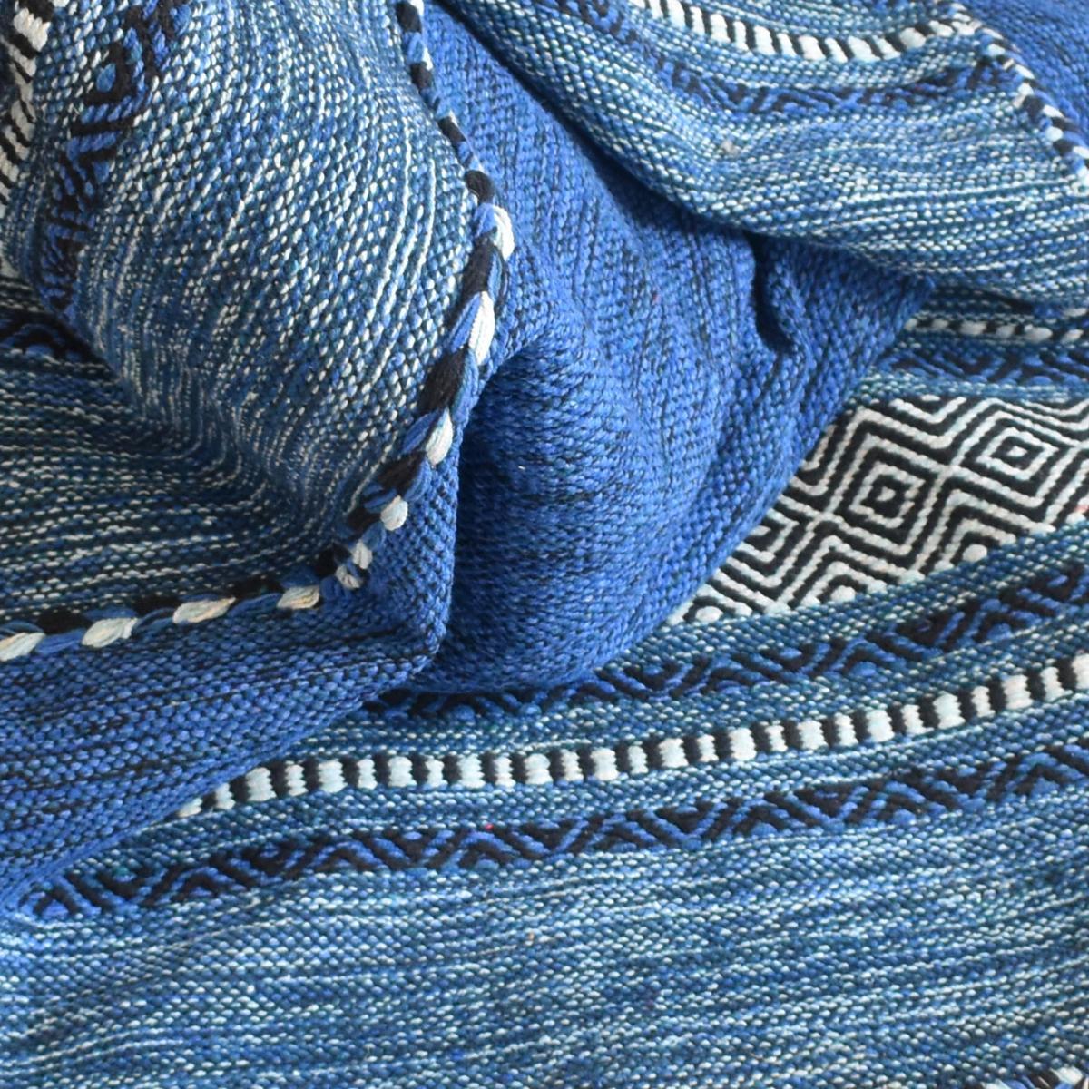 Tapis Buvo tissé à la main en Coton