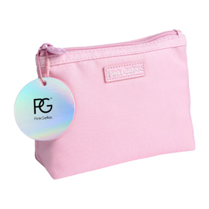 étui avec des produits de soin des ongles