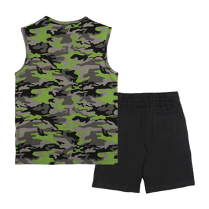 Conjunto de camiseta sin mangas flúor militar para niño y bermudas.