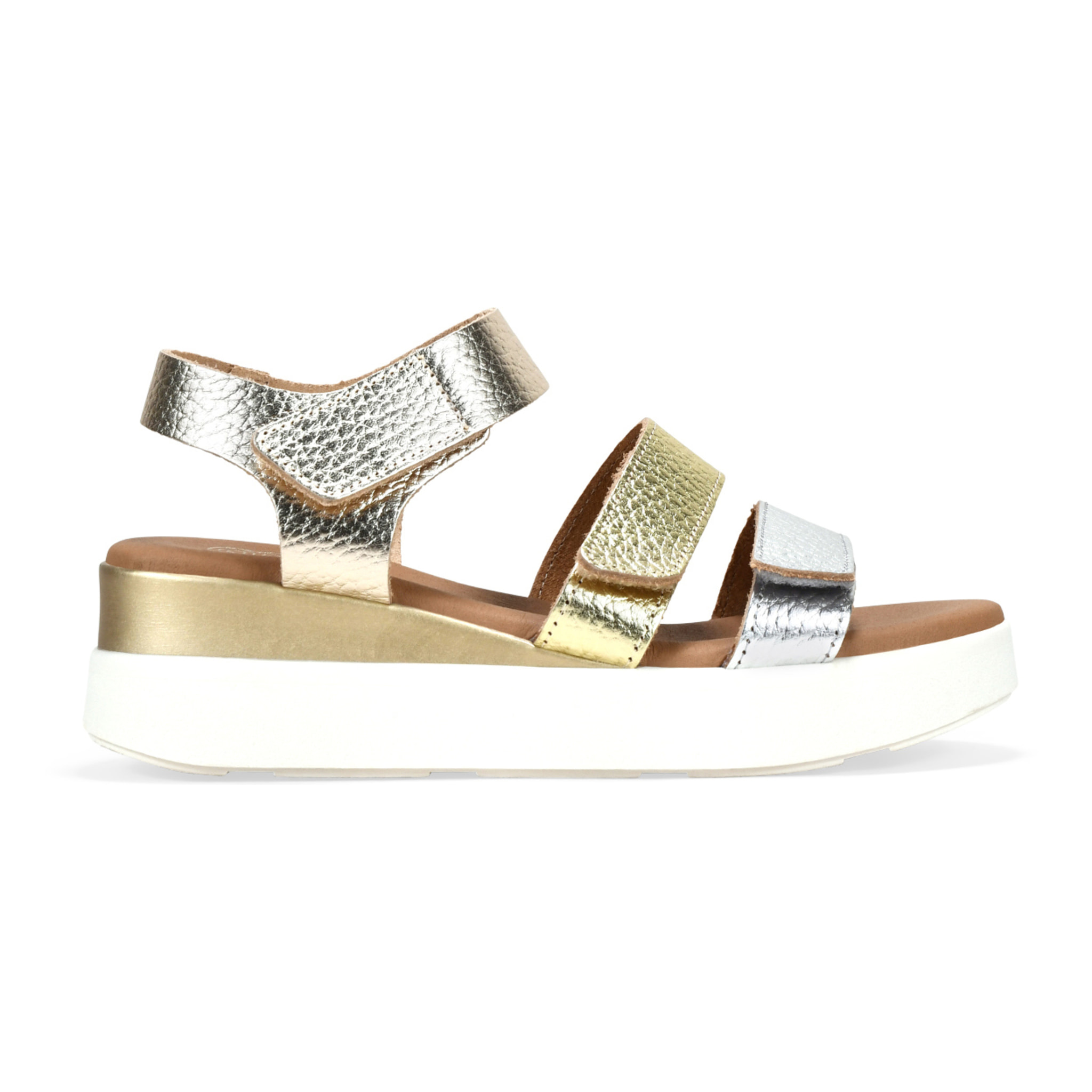 Sandalias metalizadas en piel con cuña