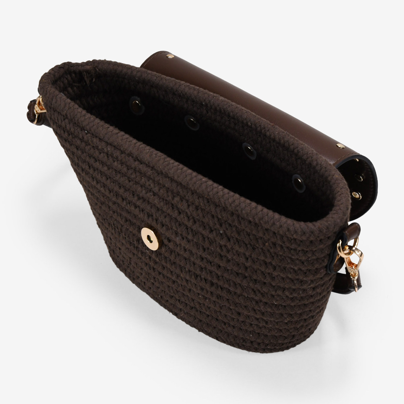Bolso bandolera marrón con solapa