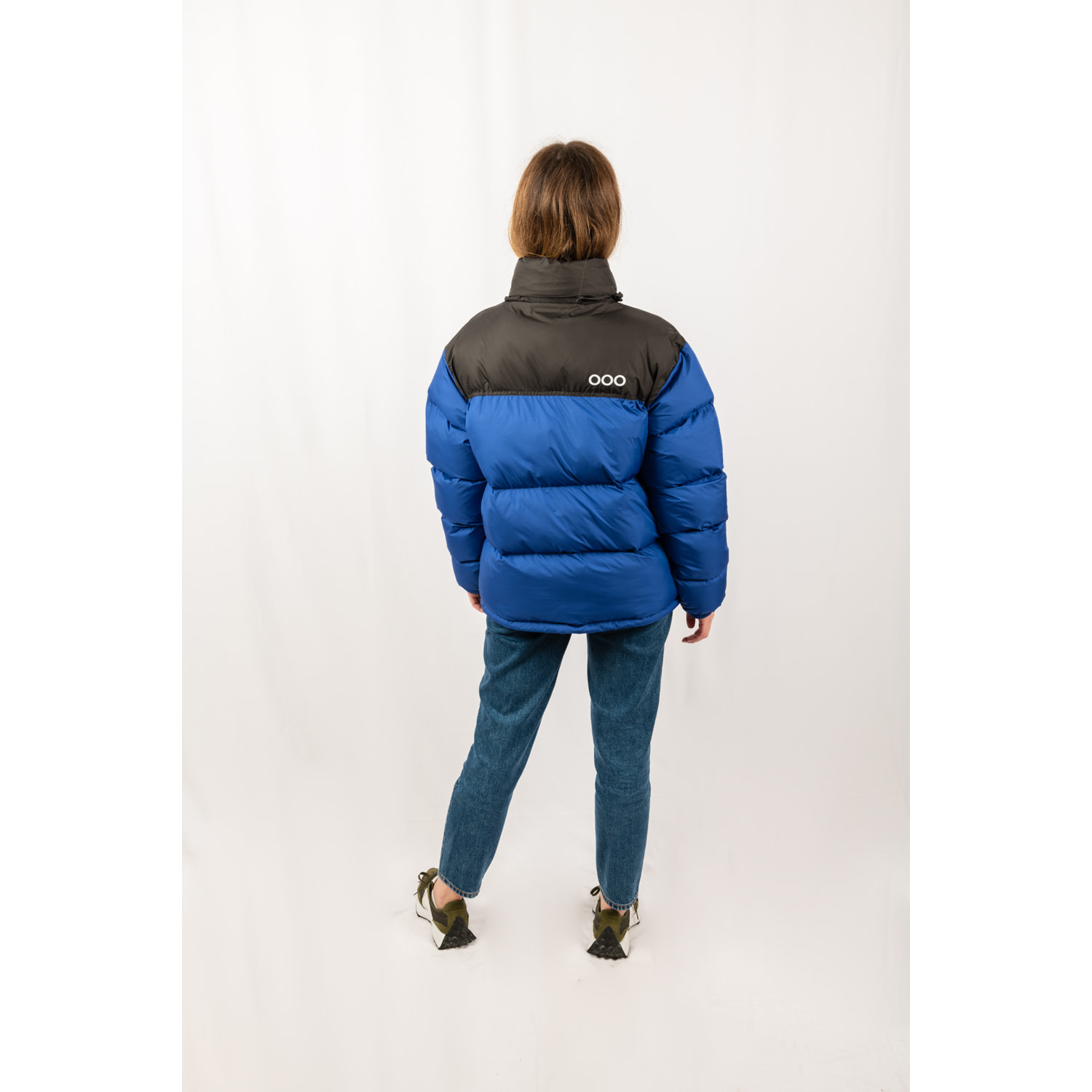 Chaqueta Lisboa short jacket marca ECOON - Azul claro / Negro