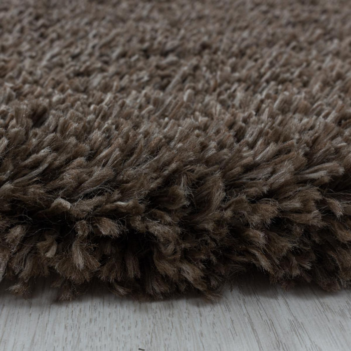Tapis longs poils shaggy tissé motif uni TENI