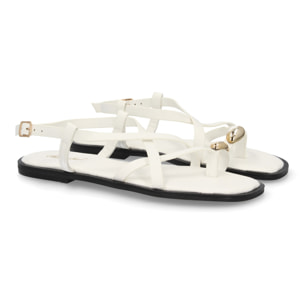 Sandalia plana mujer de tiras con adorno metálico