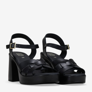 Sandalias de tacón negras en piel con plataforma