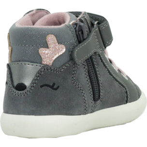 Zapatillas Niña de la marca GEOX  modelo B661MA 022BC B GISLI GRIS