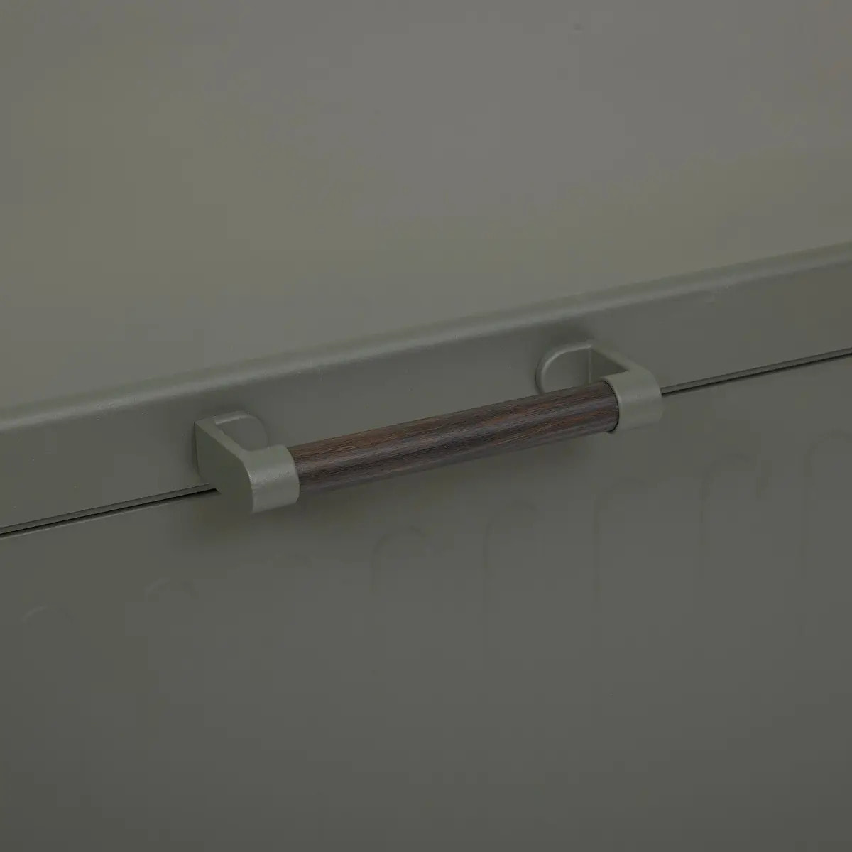 Coffre de rangement Edenio vert laurier 670L