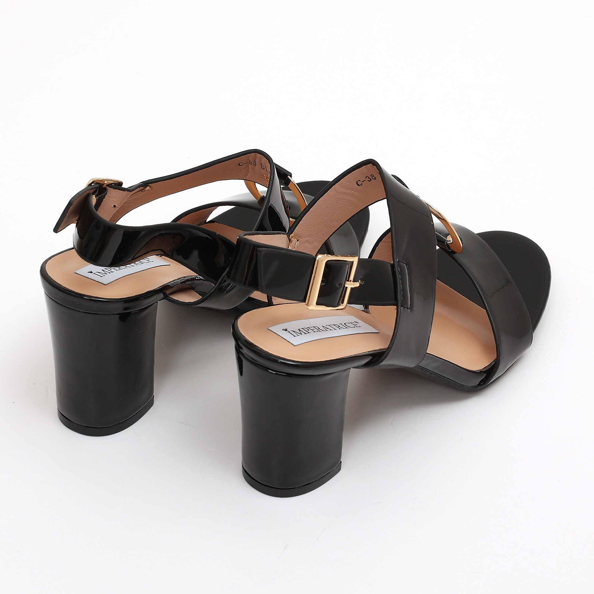 Sandali in simil pelle verniciata con tacco e applicazione color oro