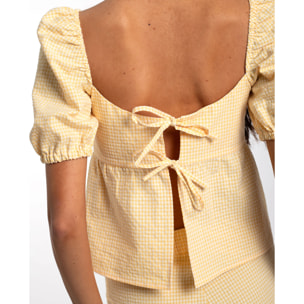 Blusa de mujer con cuadros vichy y mangas abullonadas