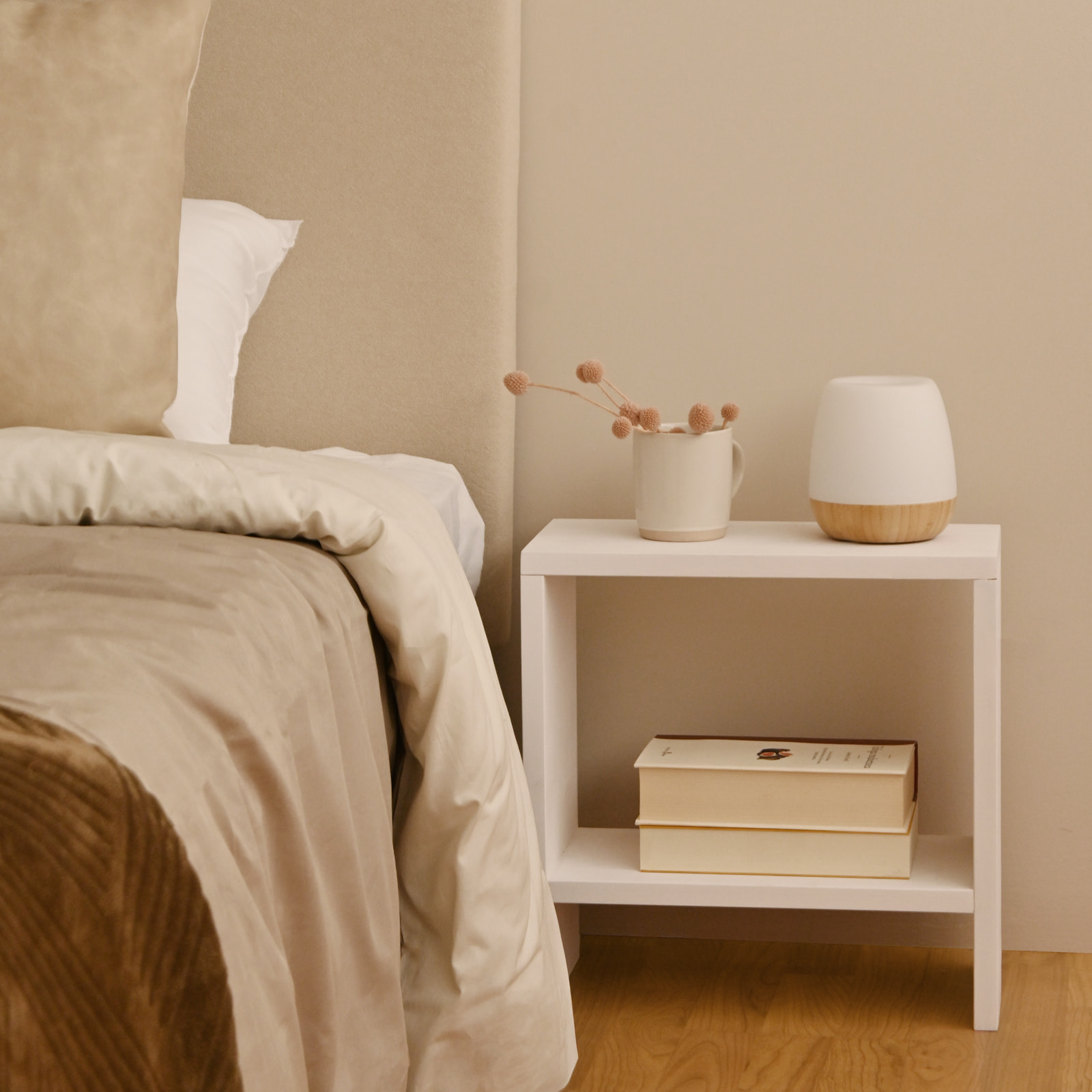 Table de chevet en bois massif blanc 40x20cm Hauteur: 40 Longueur: 40 Largeur: 20