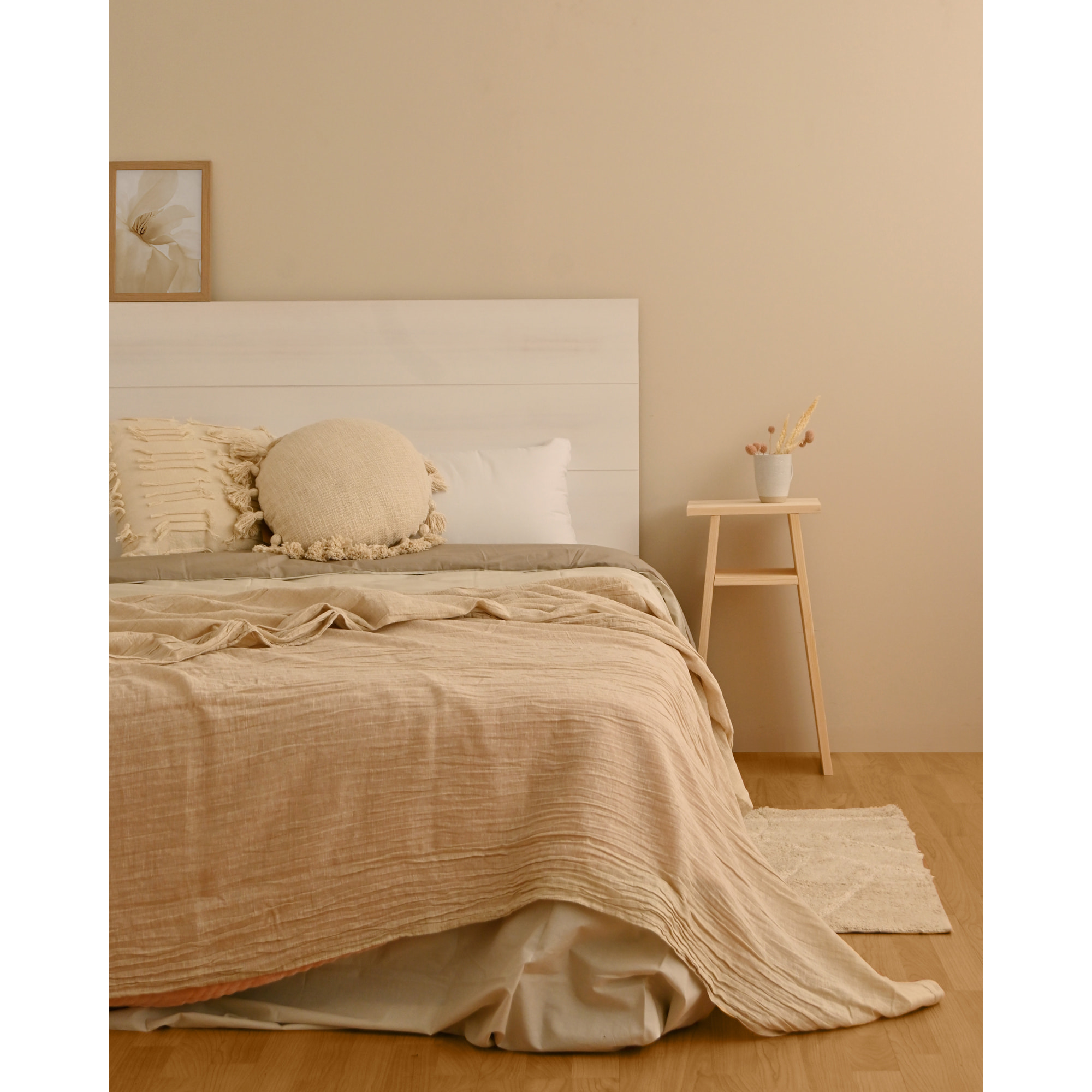 Table basse en bois massif ton naturel 60x20cm Hauteur: 60 Longueur: 30 Largeur: 20