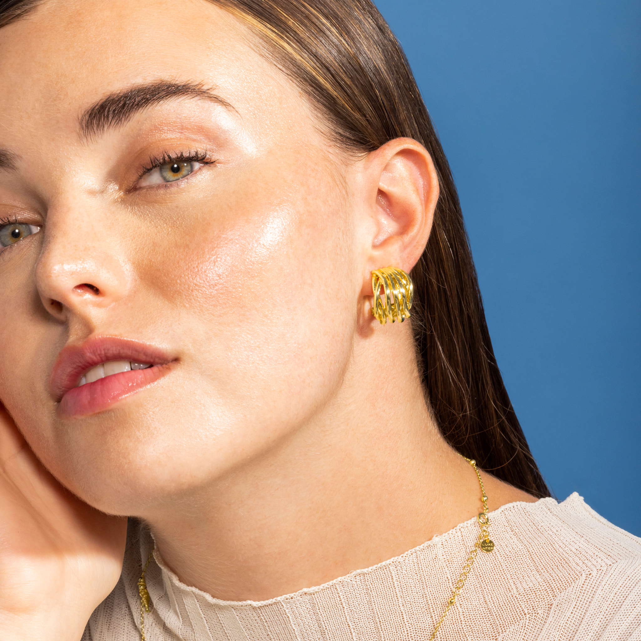 Pendientes acabados en oro amarillo de 18K