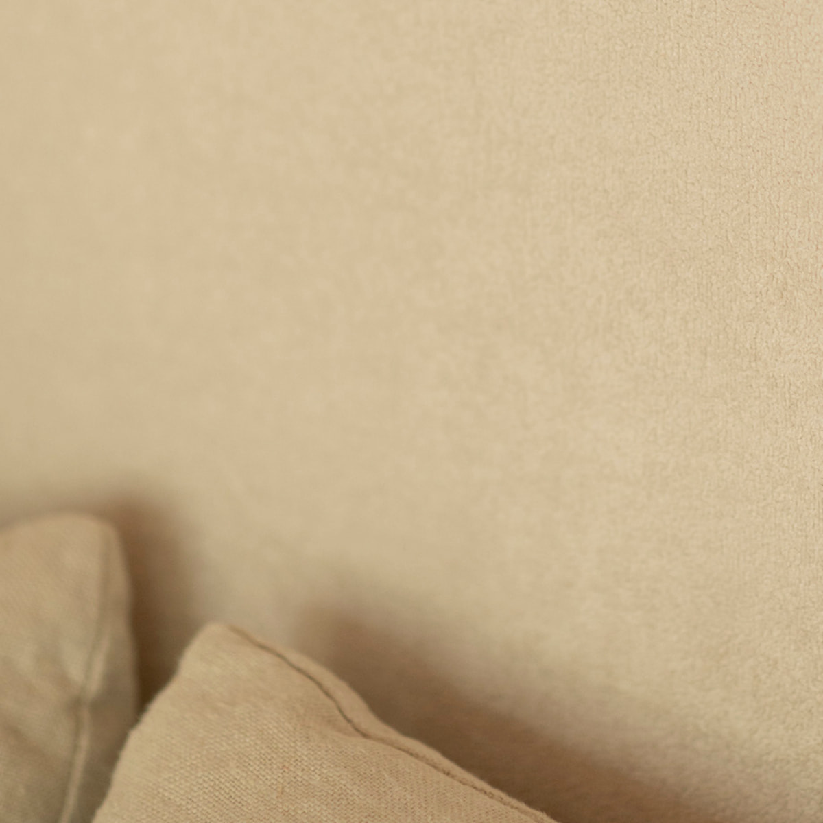 Cabecero tapizado en color blanco roto de varias medidas