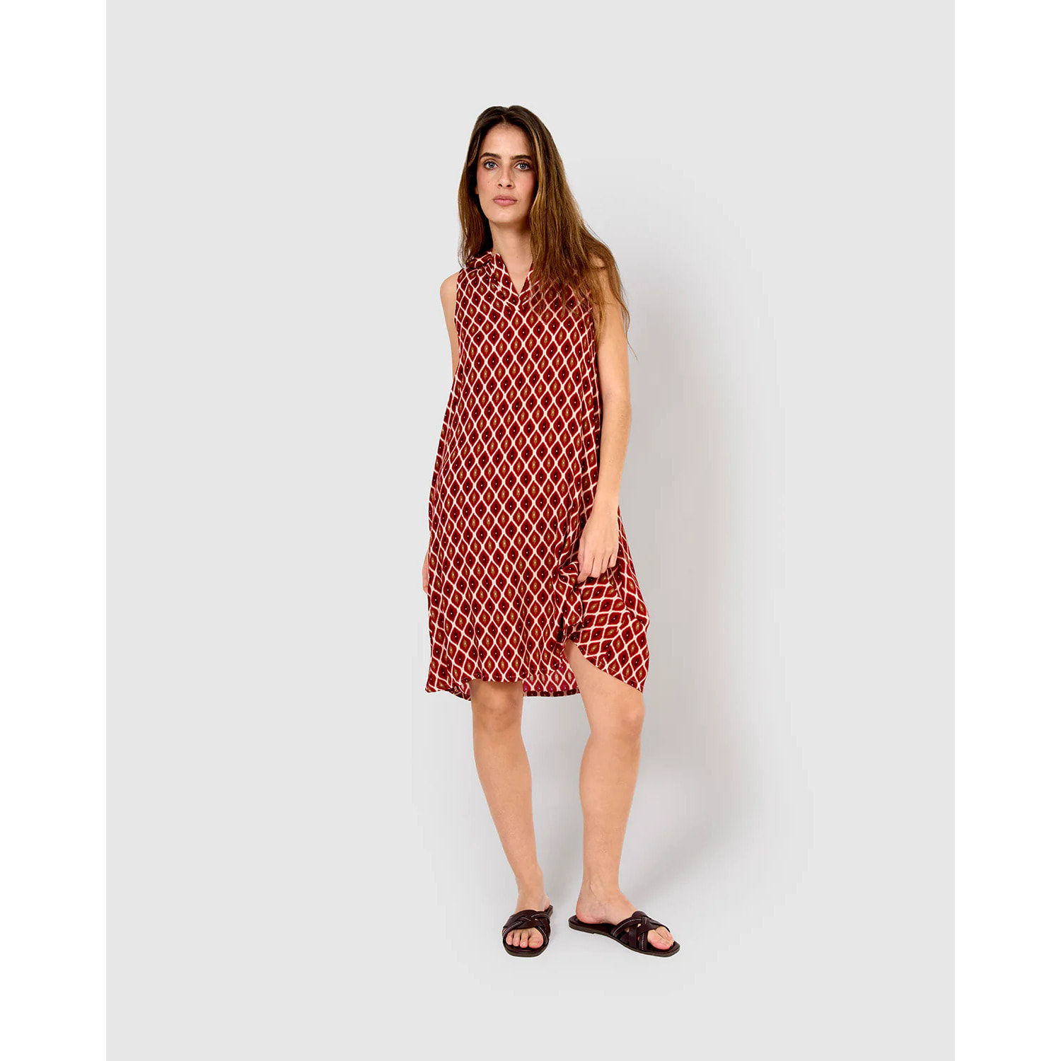 Vestido corto bambula detalles plisados cartagena burdeos