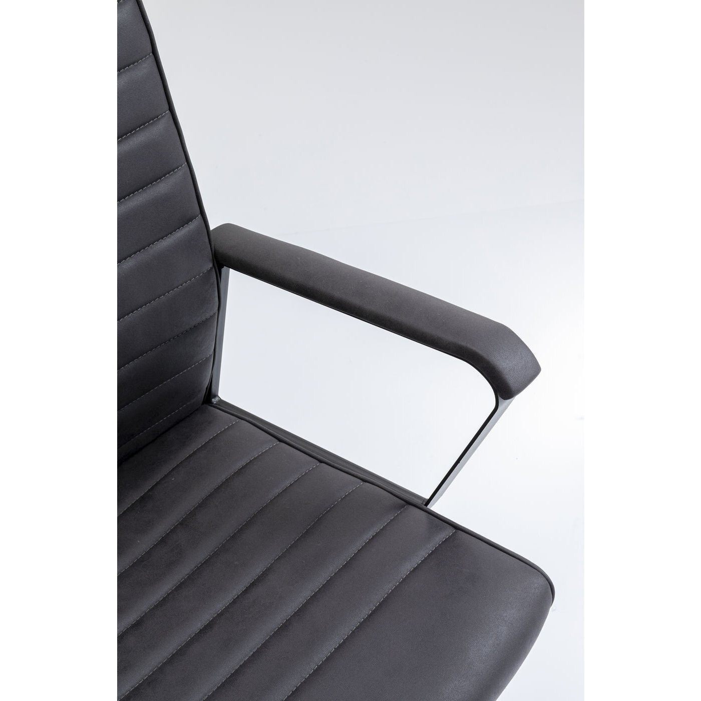 Chaise de bureau pivotante Labora noire Kare Design