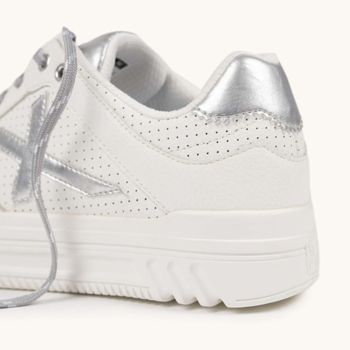 Zapatilla Blanca Platform con Detalles Plata MUNICH MINA 12