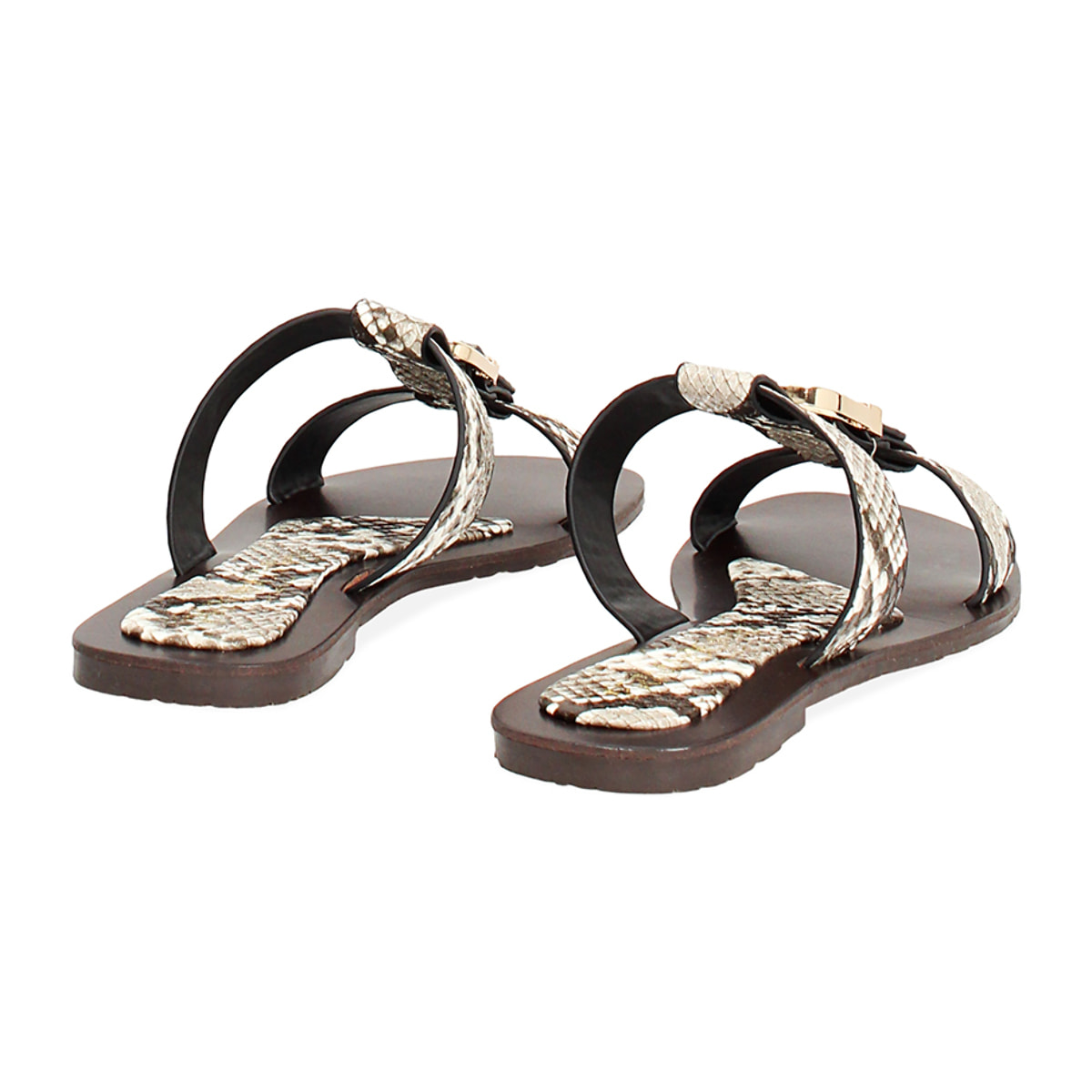 Sandalias planas beige con encanto veraniego