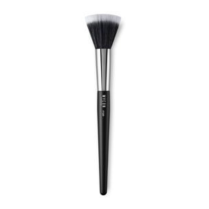 F139 - FLUID FACE BRUSH Pennello viso in setole morbide ideale per applicare texture liquide ed in crema
