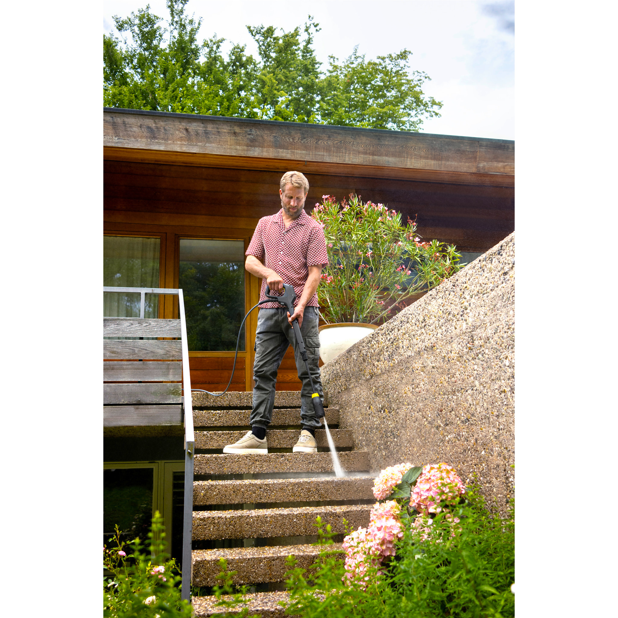 Nettoyeur haute pression Karcher K5 Comfort Premium Home - 145 bars - 500L/h - enrouleur et brosse terrasse