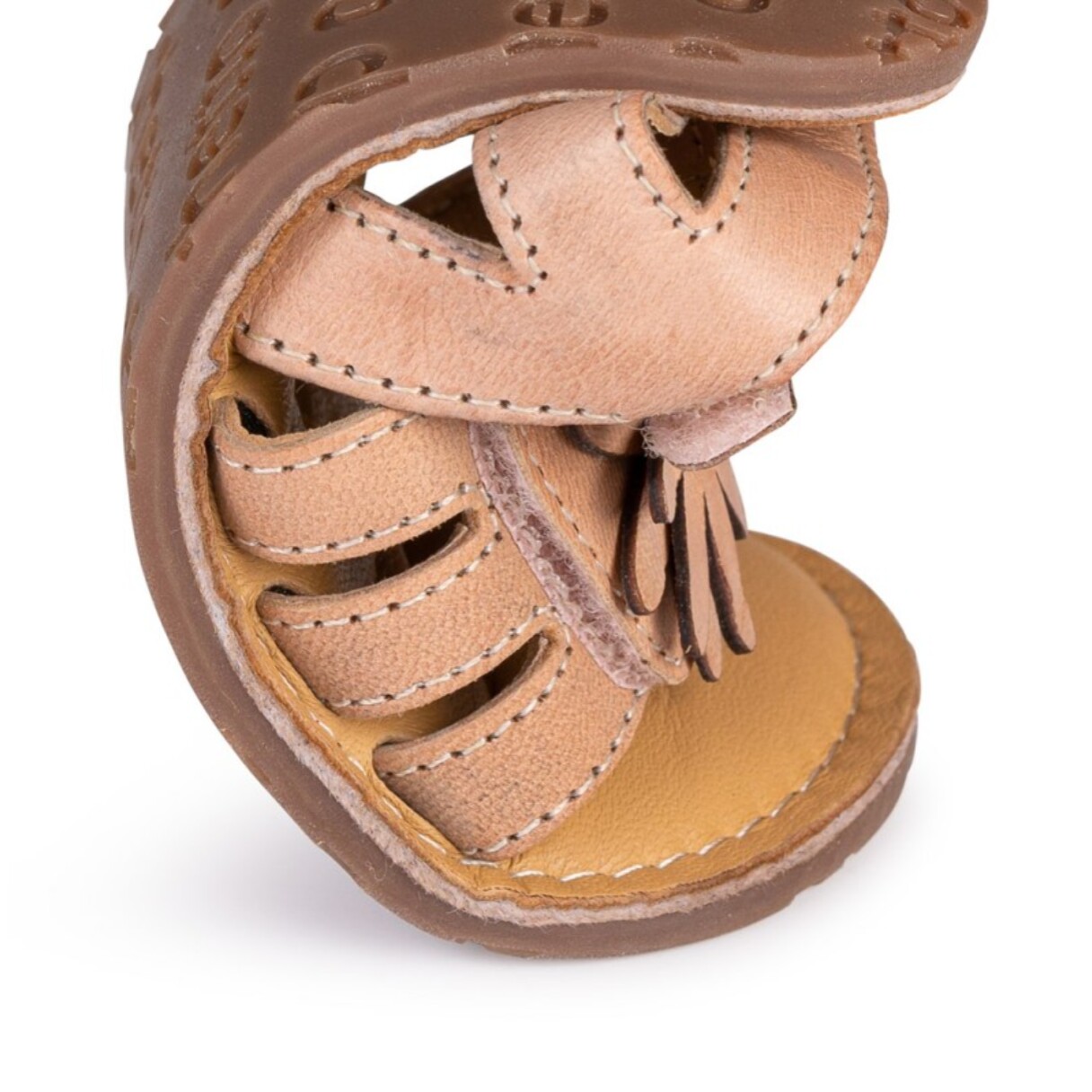 SANDALIA BAREFOOT ROSA – FLOR DELICADA Y SUAVIDAD PASTEL