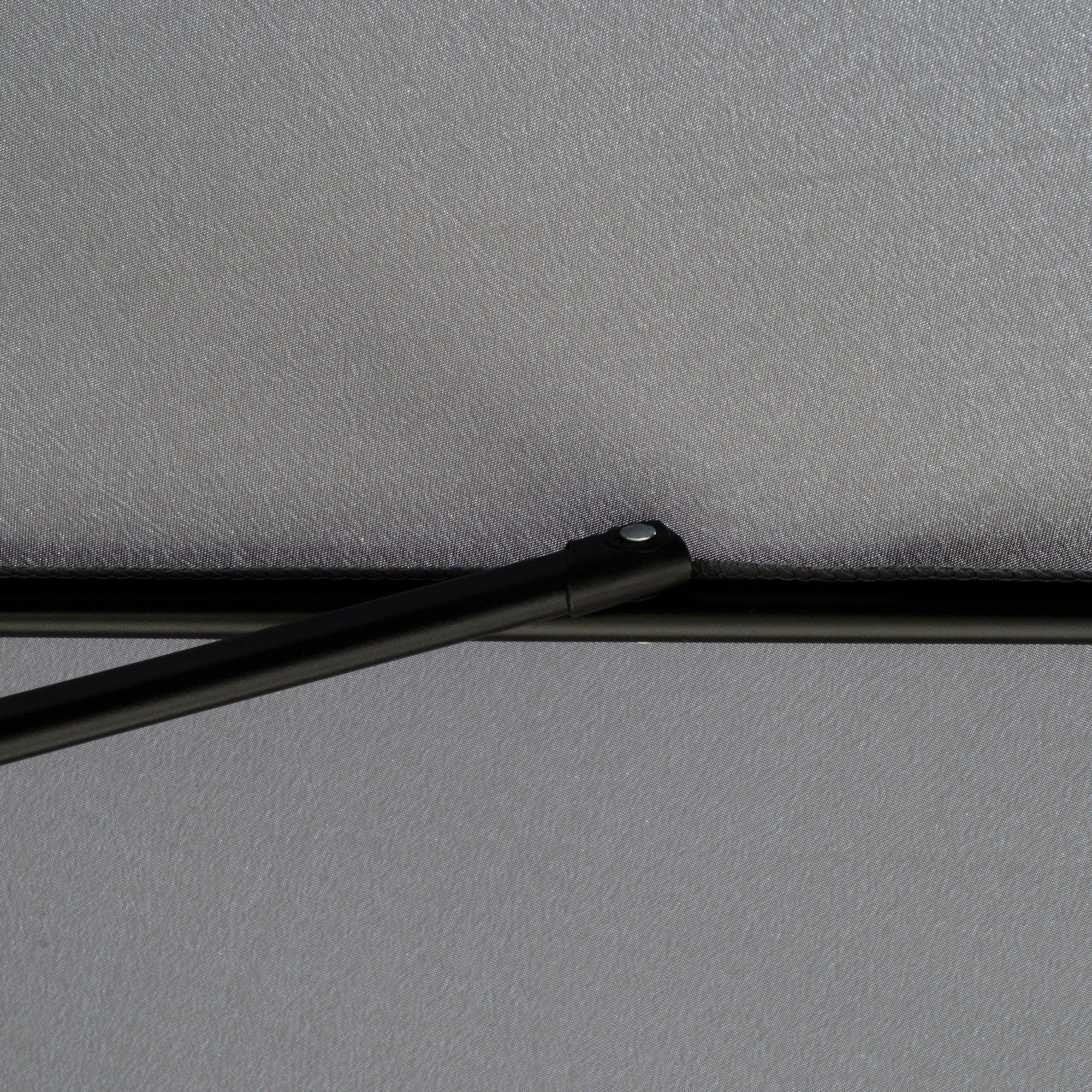 Sombrilla Terraza Exterior Ø266 cm Sombrilla de Jardín Inclinable con Protección UV50+ Poste de Aluminio y Manivela Parasol para Patio Terraza Gris Oscuro